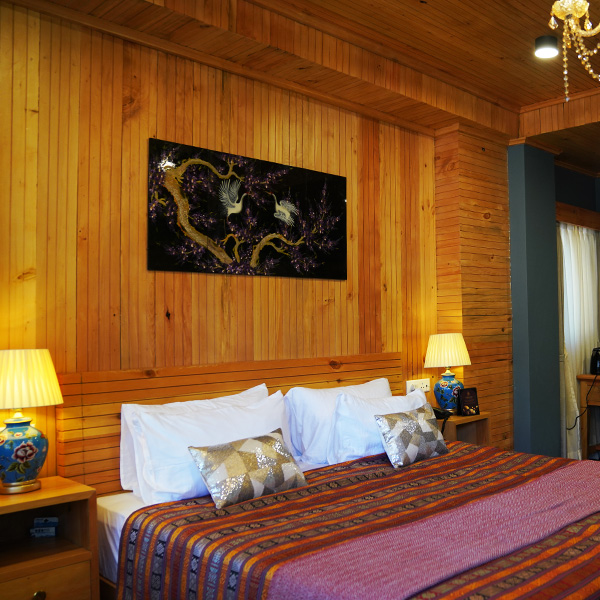 Yarlam Hotel Images